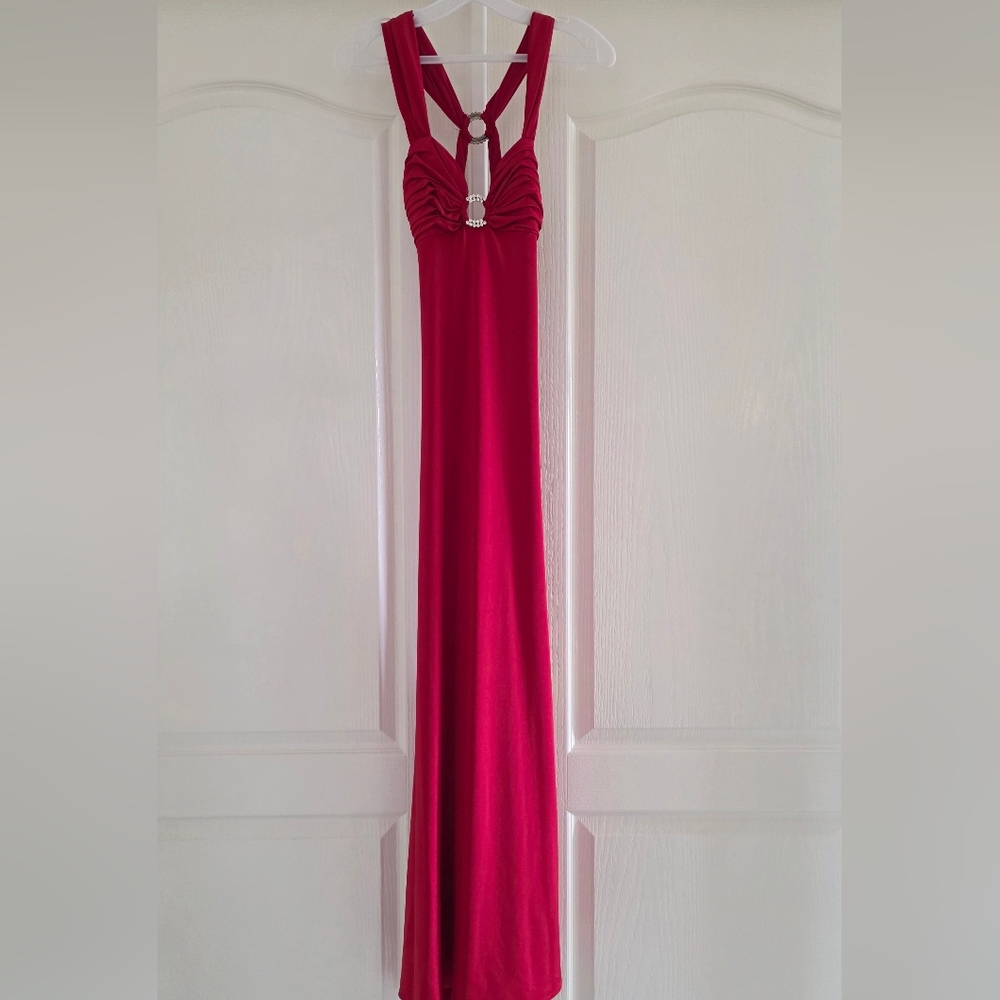 Chic Scarlet Sleeveless Prom Dress